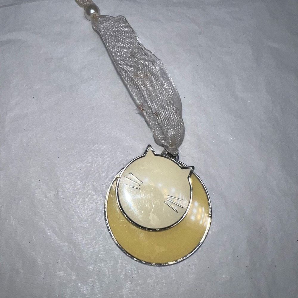 Fancy Feast by Purina 2012 Christmas Collector Ornament - Picture 3 of 6